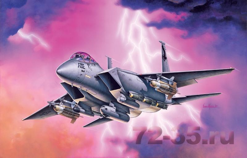 Самолет F-15E STRIKE EAGLE