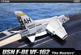 Самолет USN F-8E VF-162 "The Hunters"
