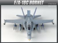 Самолет F/A-18C Hornet