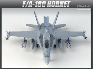 Самолет F/A-18C Hornet